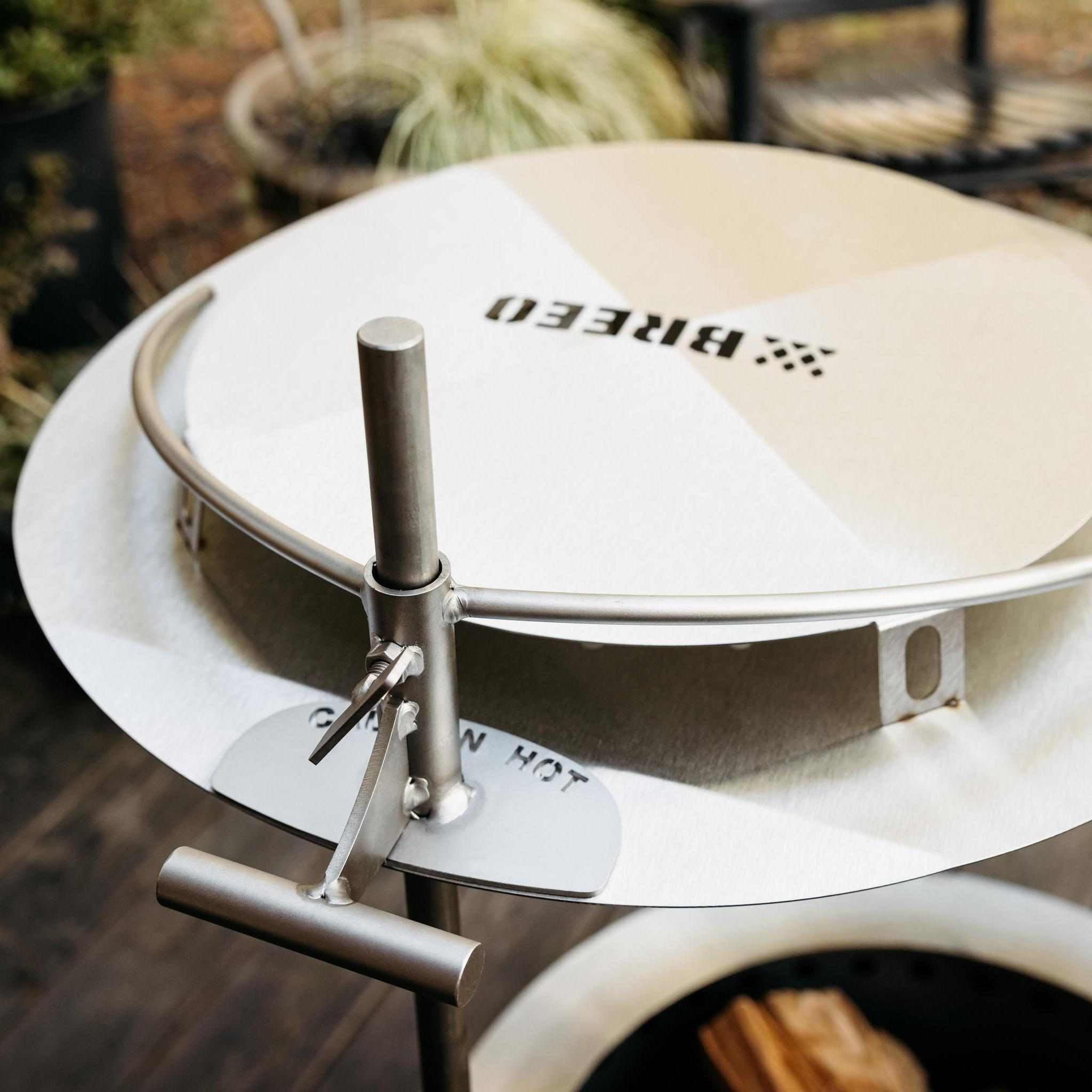 This is an image of the Heat Deflector attached to an Outpost Rod