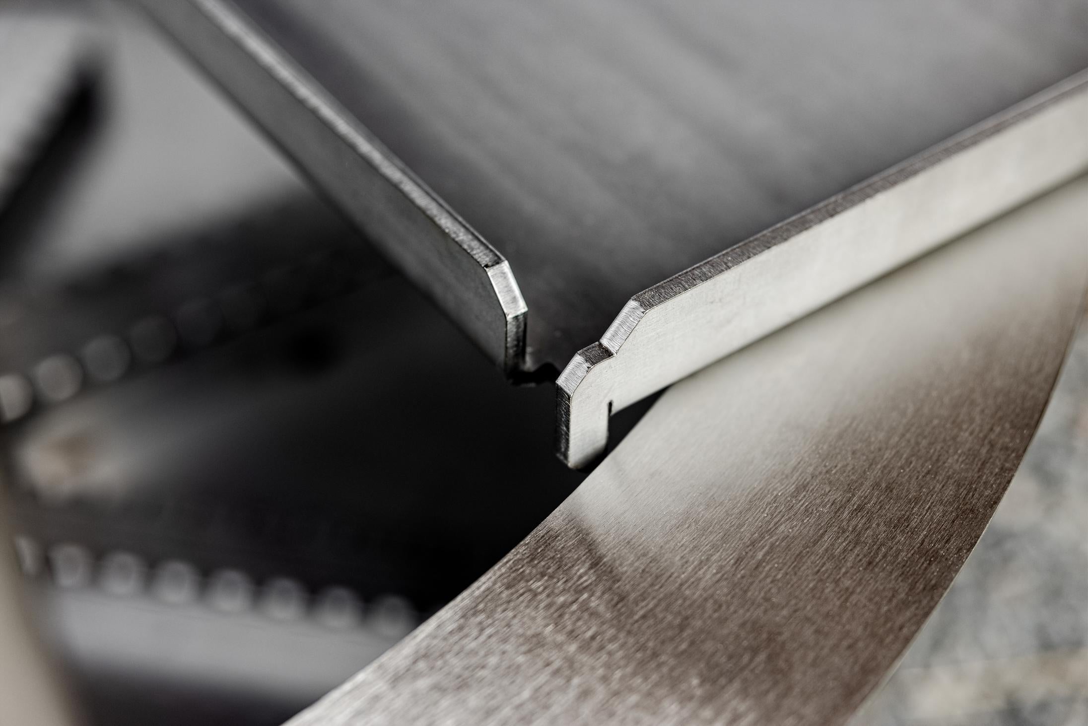 This is a close up of the Flat Top Griddle featuring the grease drip notches