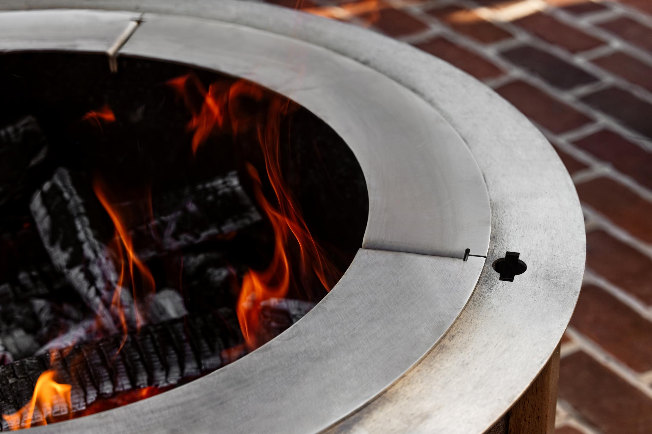 This is an image of the Breeo Pizza Oven Adapter