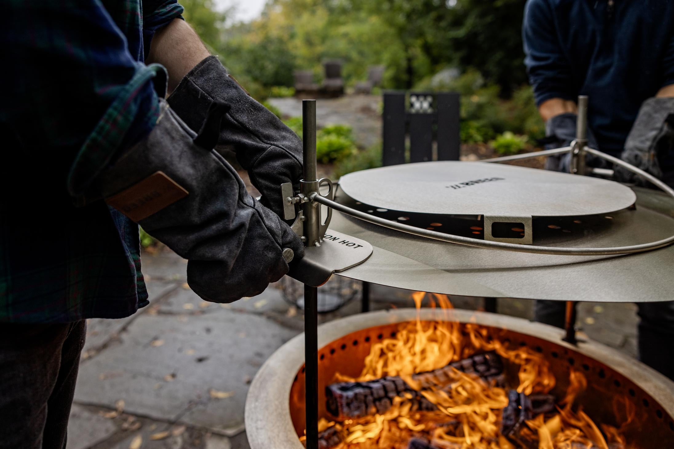 Removing a Heat Deflector 30 from a firepit