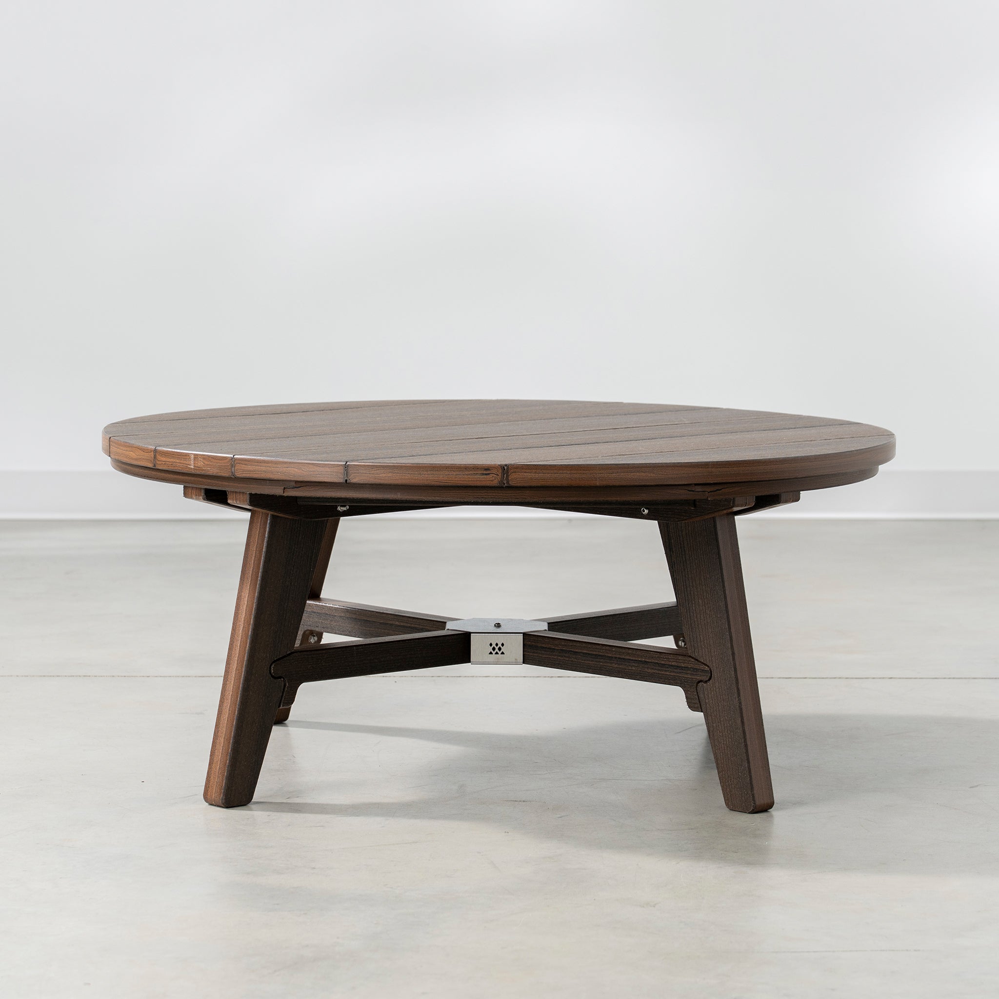 Breeo Conversation Table