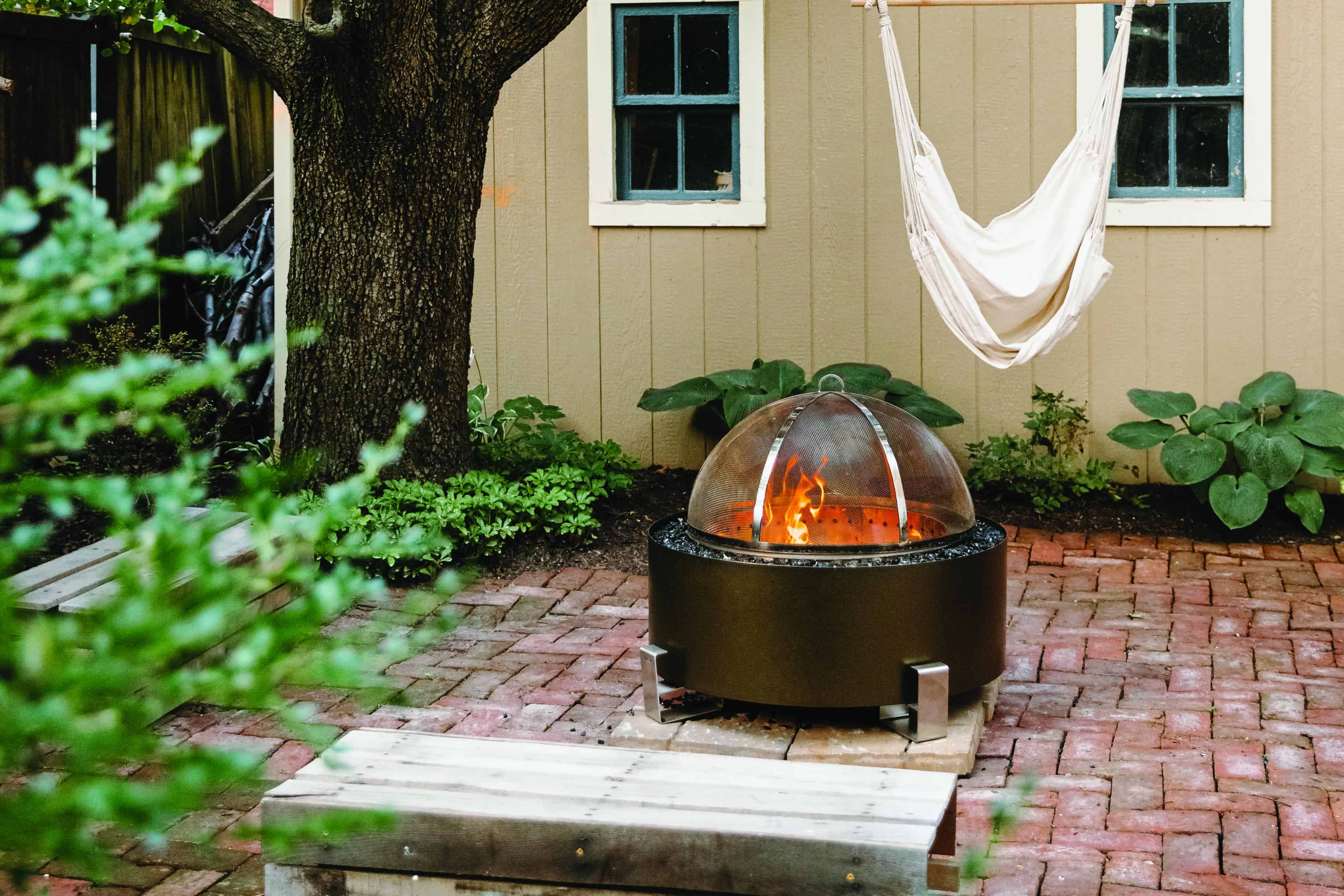 Breeo Luxeve firepit with a Spark Screen